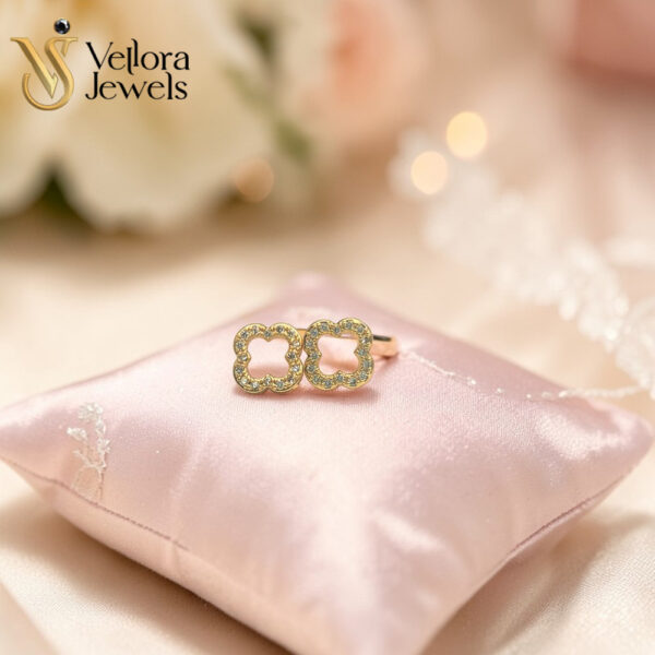 Clover Stud Earrings for Women Girls – Golden Flower Shape Crystal Earrings Single Pair Fancy Party Wear Jewelry Pakistan